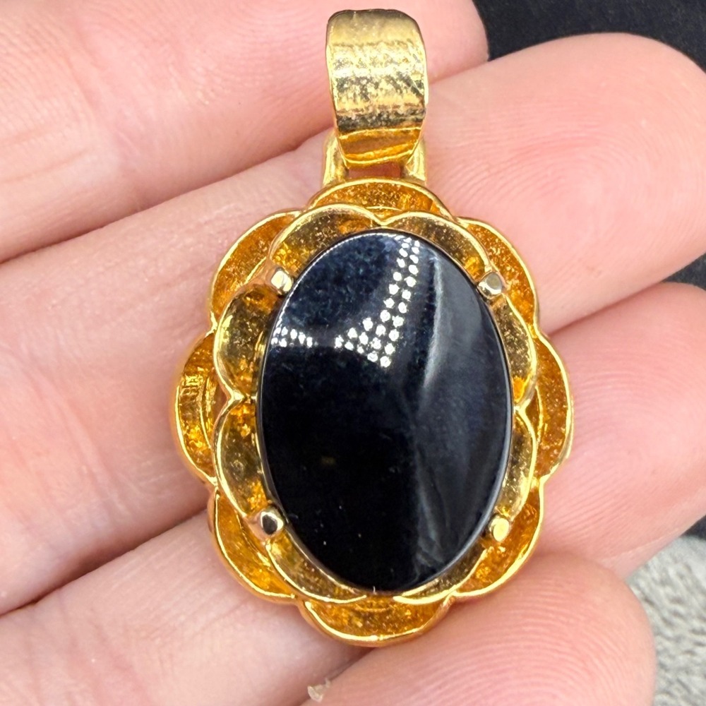 Vintage Napier Pendant Gold Tone Black Glass‎